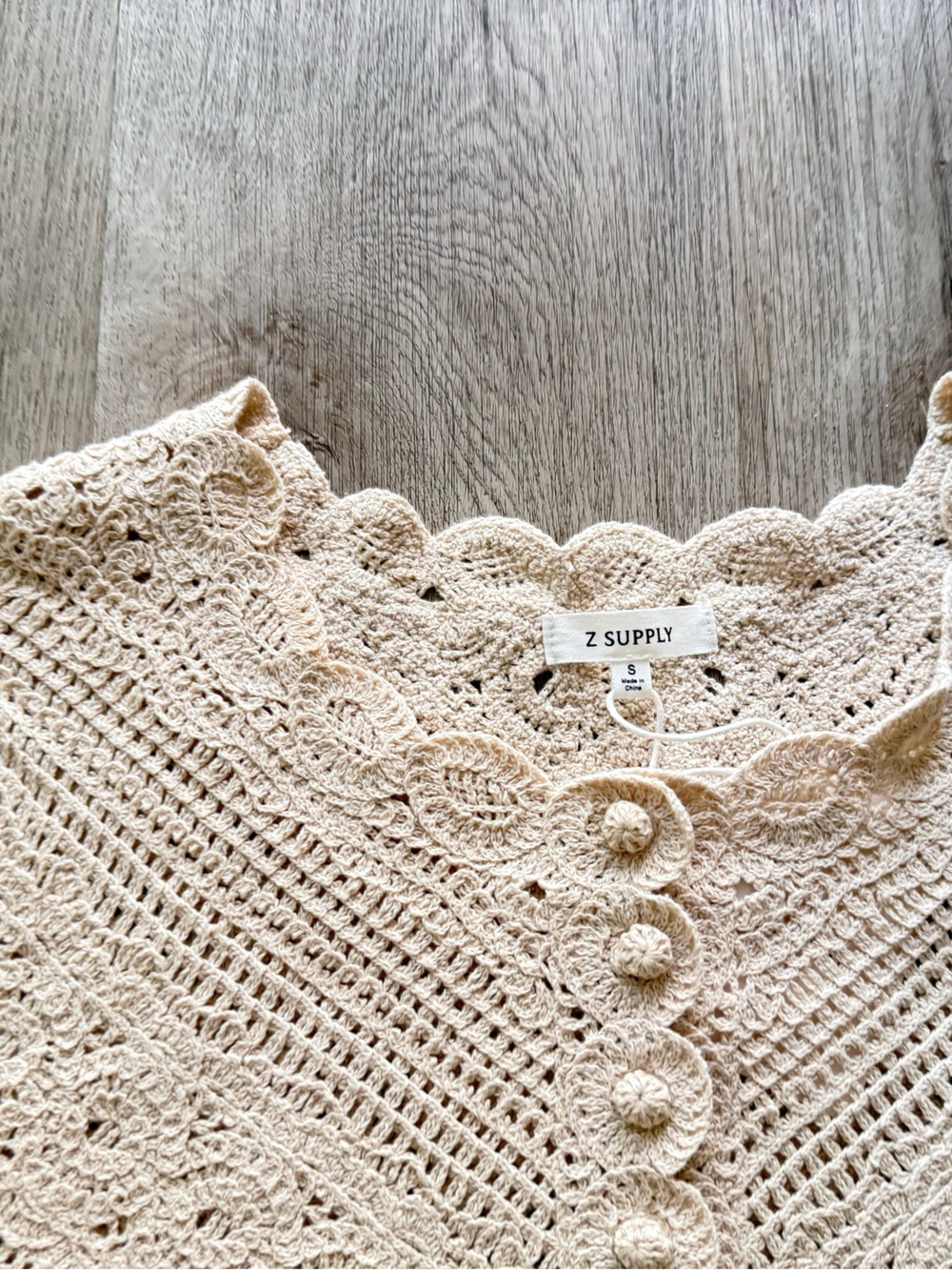 Z supply cressa tan cropped button front crochet scalloped cardigan small NEW - Picture 9 of 11